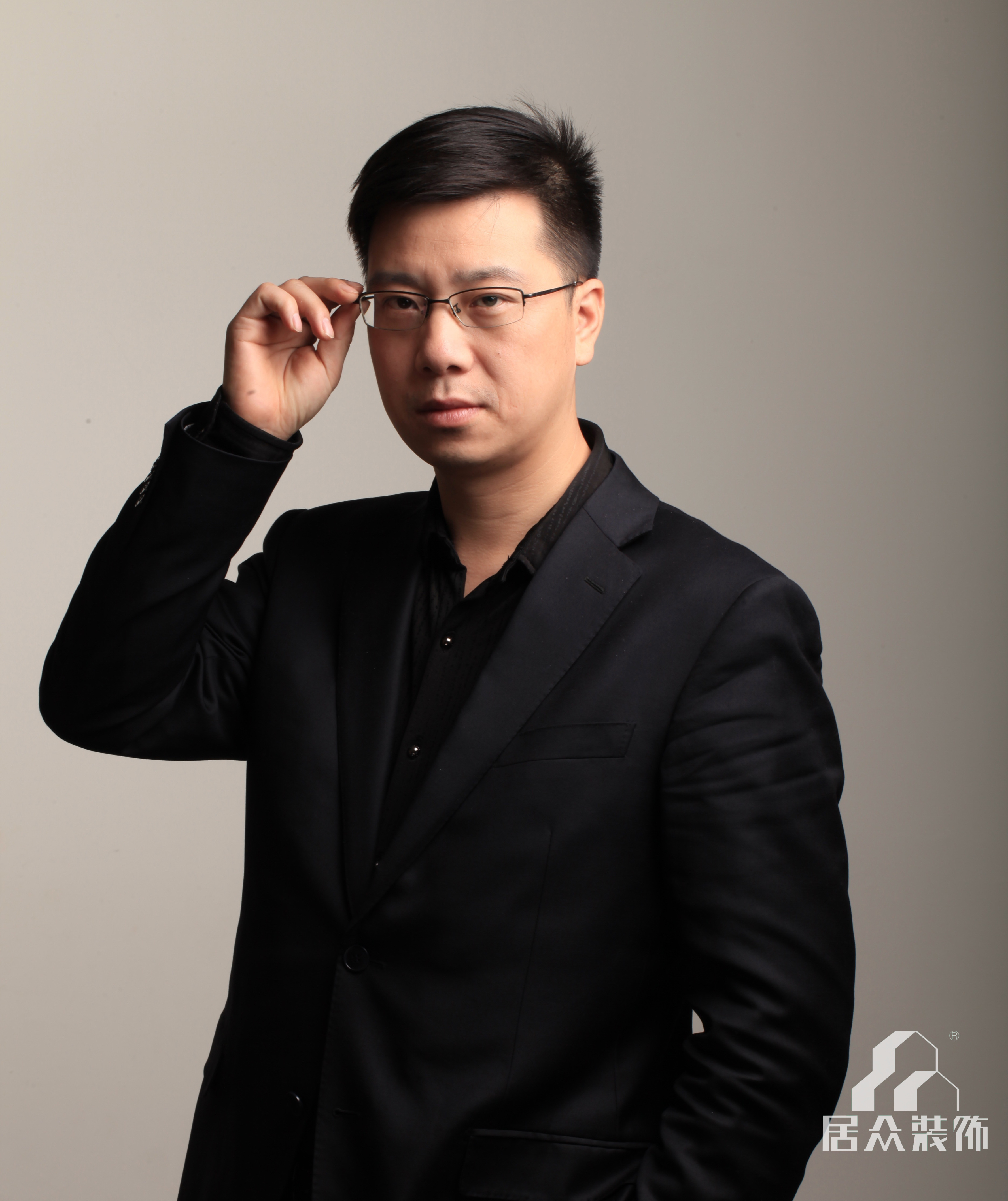个人简介                     王超从事设计20年