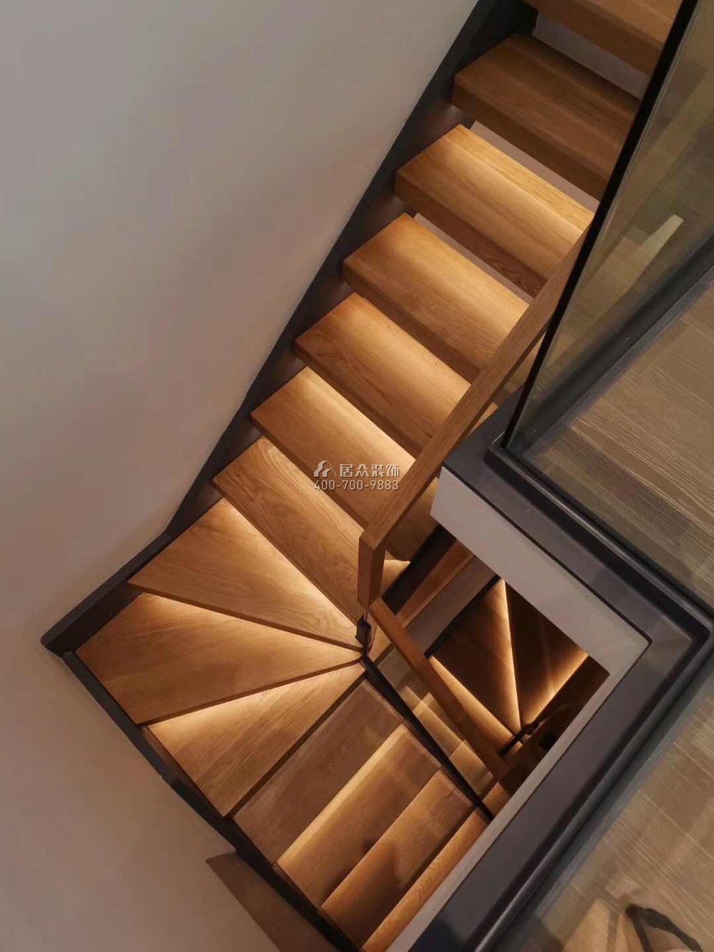 招商海德公园250平方米现代简约风格复式户型楼梯装修效果图