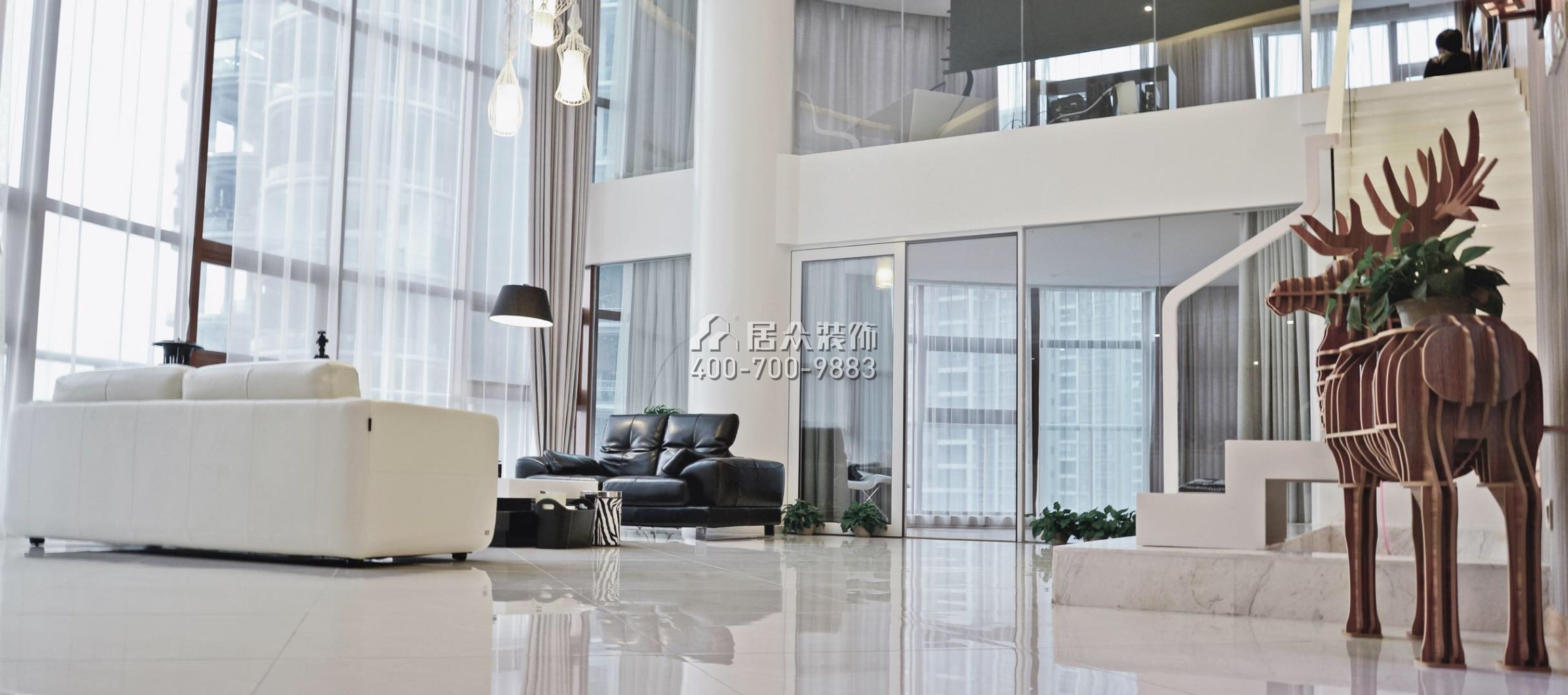 富灣國際320平方米現代簡約風格復式戶型客廳裝修效果圖