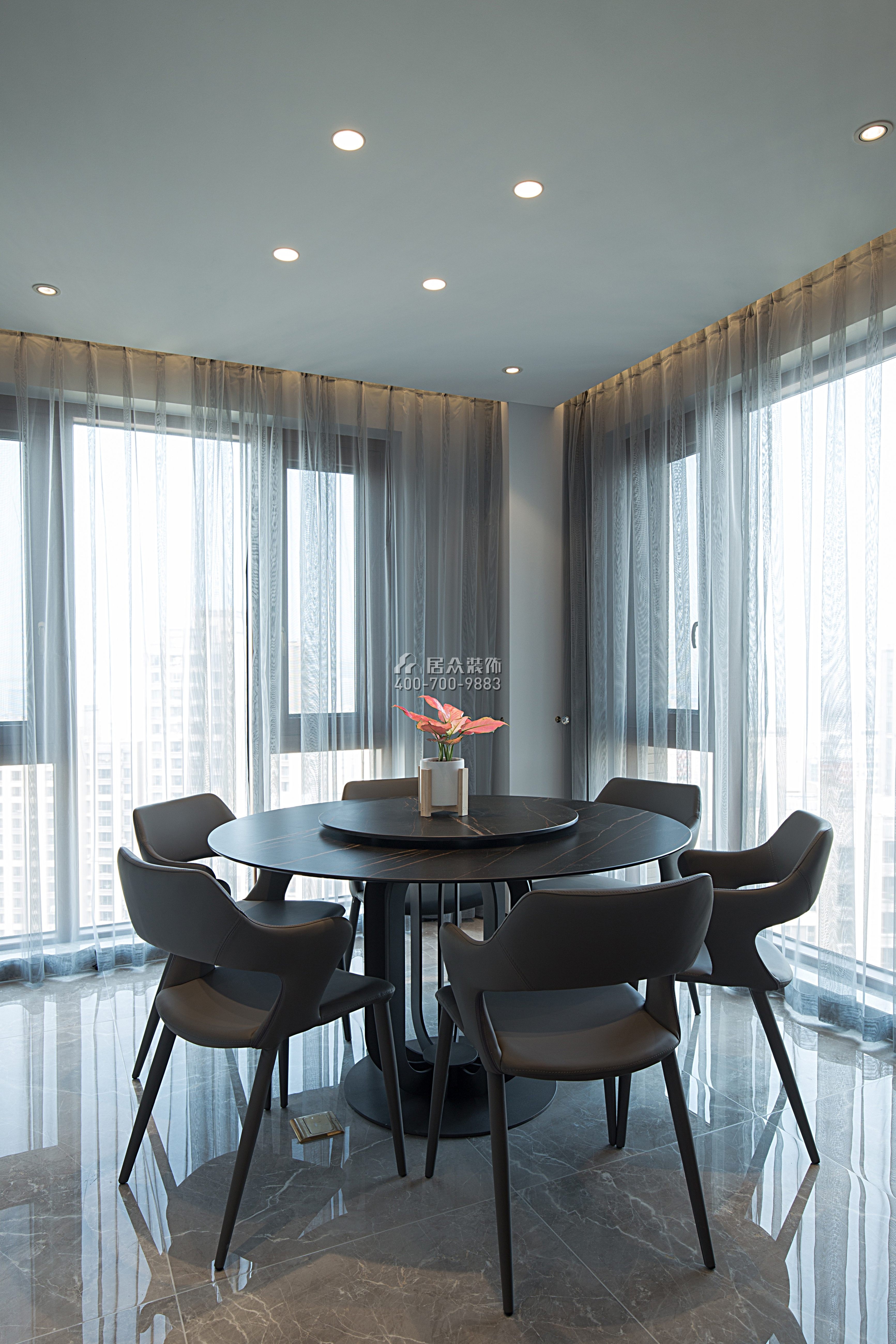 中泰财富湘江200平方米现代简约风格平层户型餐厅装修效果图