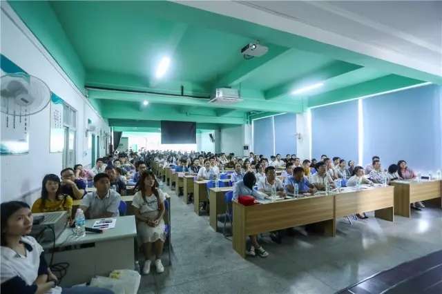居众装饰深圳、东莞区域第二季度总结会议现场一 居众装饰深圳、东莞区域第二季度总结会议现场一